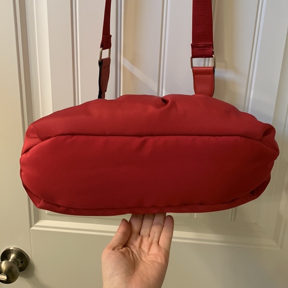 Steve Madden Puffy Dumpling Clutch Red Crossbody - Picture 6 of 16